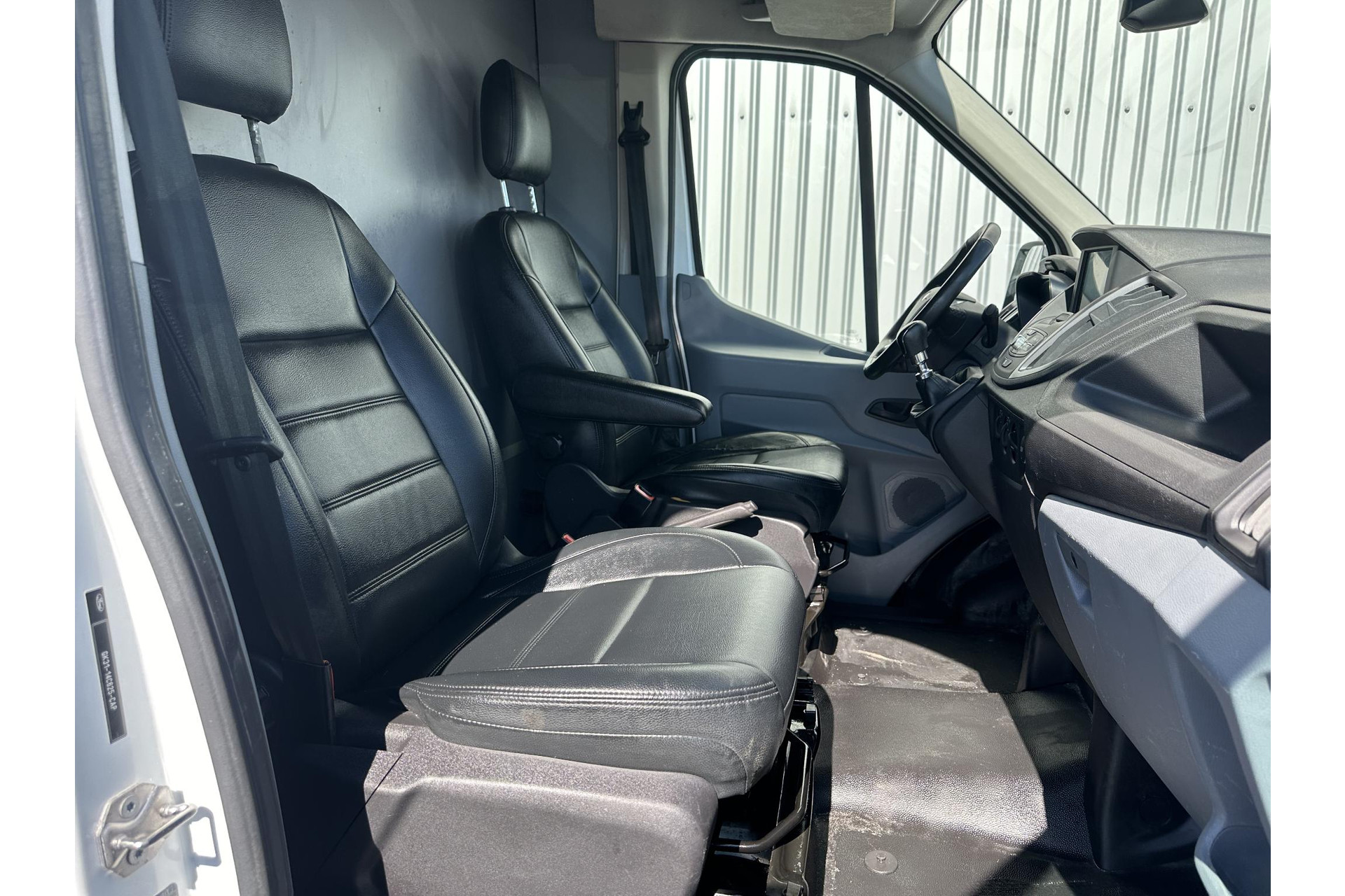 Ford Transit 350 2.0 TDCI L3H2*A/C*NAVI*HAAK*CRUISE*CAMERA*